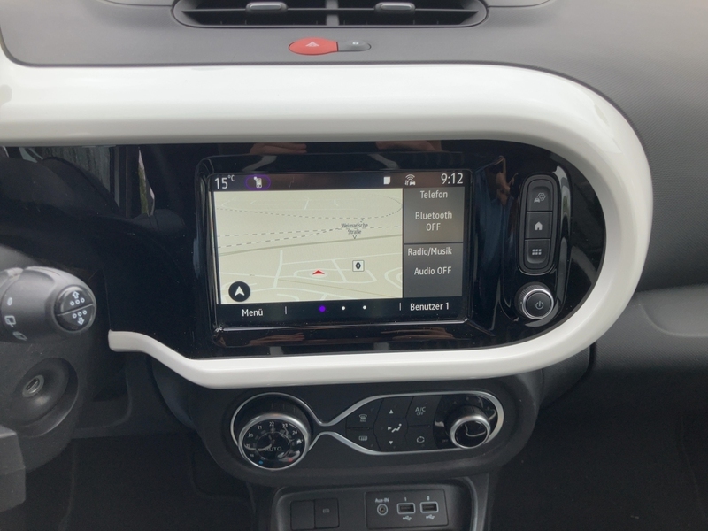 Fahrzeugabbildung Twingo Techno 100% Electric Bild 12 von 19