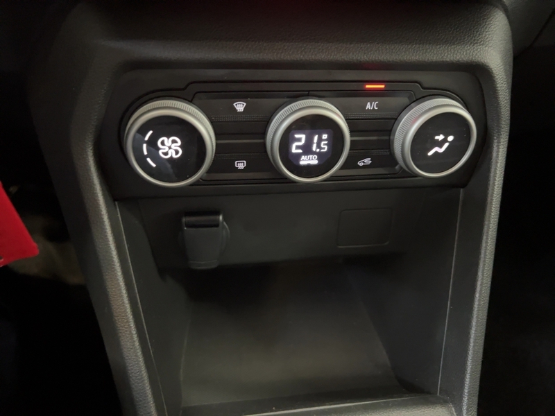 Fahrzeugabbildung Jogger PDC KLIMA BT Regensensor Bild 18 von 23