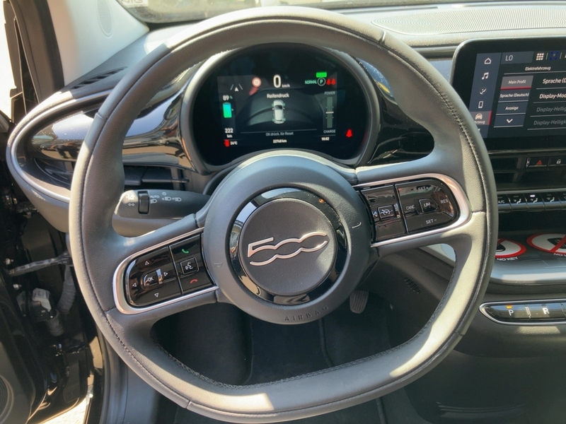 Fahrzeugabbildung Clio Allwetter*Klima*Carplay Bild 10 von 19