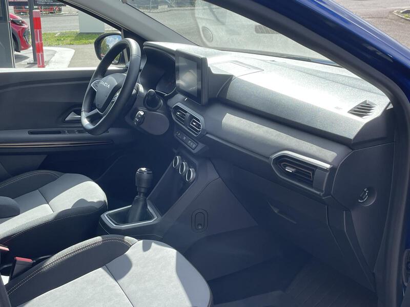 Fahrzeugabbildung Sandero Stepway Extreme+ TCe 110 Bild 7 von 22