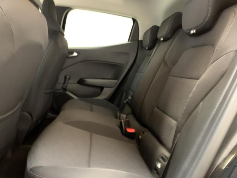 Fahrzeugabbildung Clio Business Edition Bild 9 von 15