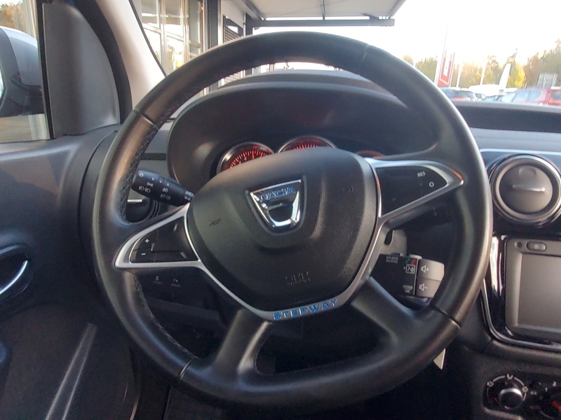 Fahrzeugabbildung Dokker Stepway Plus TCe 130 GPF Bild 10 von 12