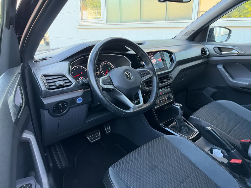 Fahrzeugabbildung T-Cross PDC+Kamera Navi Bild 10 von 20