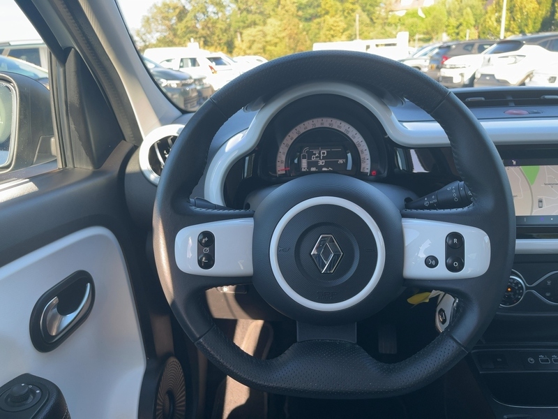 Fahrzeugabbildung Twingo E-TECH 100% el.  E-Tech 100% elektrisch Bild 8 von 16