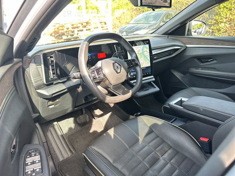 Fahrzeugabbildung Megane E-TECH 360° Navi Bild 9 von 19