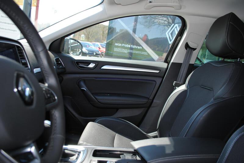 Fahrzeugabbildung Megane IV 1.6 E-TECH Plug-in Hybrid 160 Intens Bild 10 von 13
