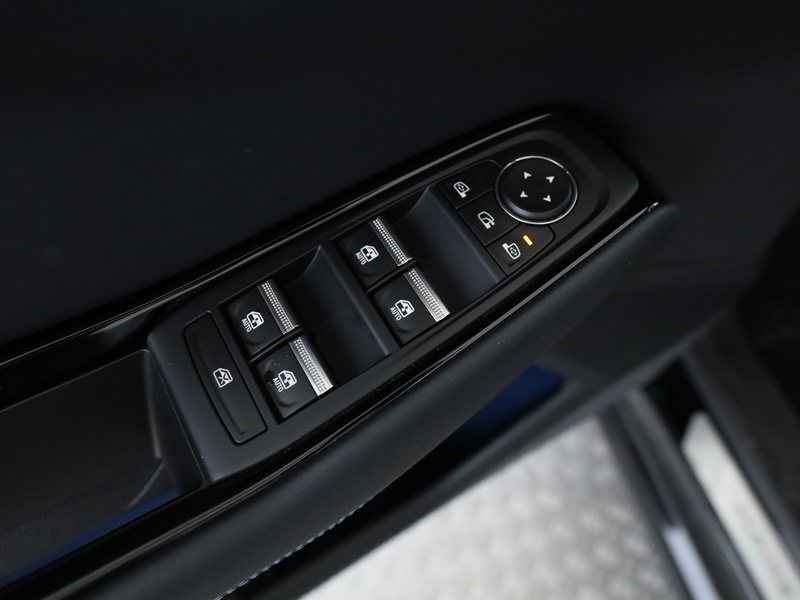 Fahrzeugabbildung Rafale 1.2 E-TECH Hybrid 200 Esprit Alpine Bild 28 von 30