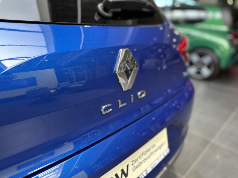 Fahrzeugabbildung Clio R.S. LINE E-TECH 145 Bild 22 von 50