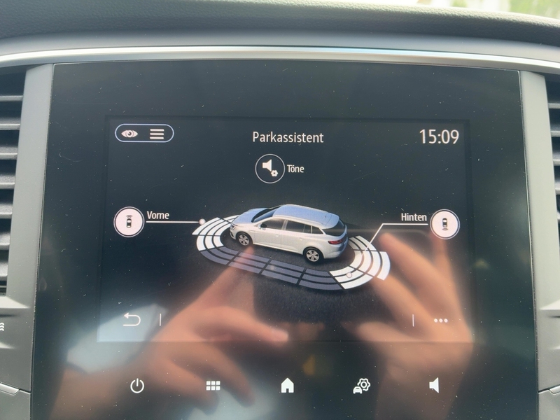 Fahrzeugabbildung Megane ++Navi++ Bild 47 von 50