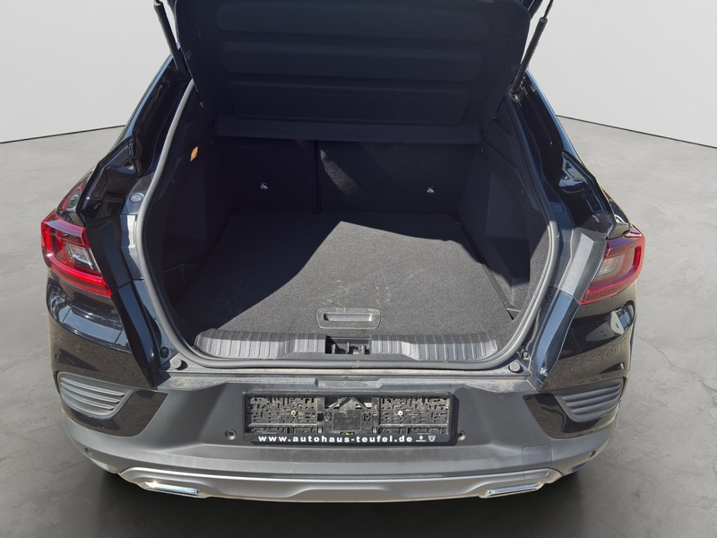 Fahrzeugabbildung Arkana LINE Fast Track 160 EDC mild hybrid Bild 19 von 26