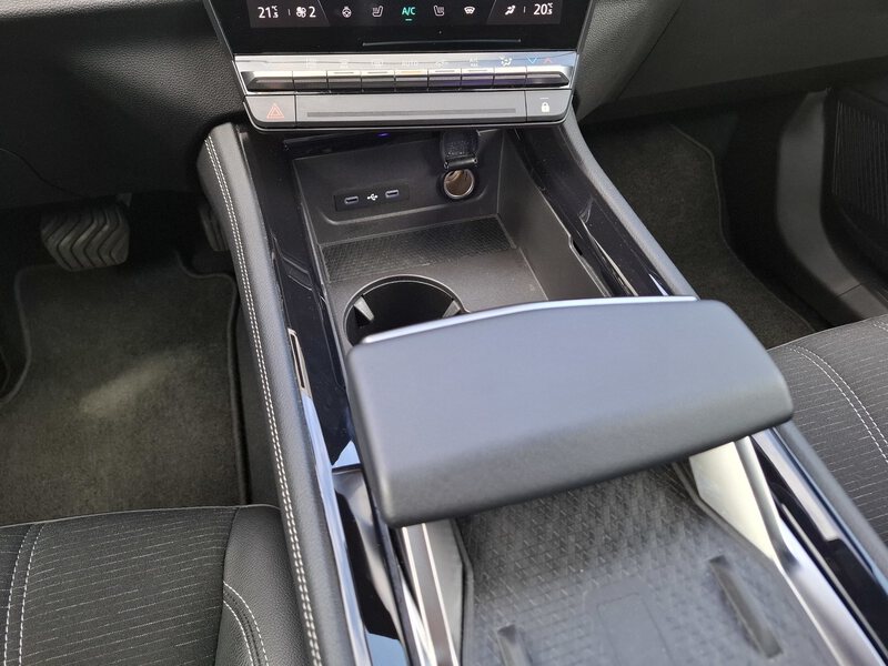 Fahrzeugabbildung Austral Techno Mild Hybrid 160 Automatik Bild 32 von 47