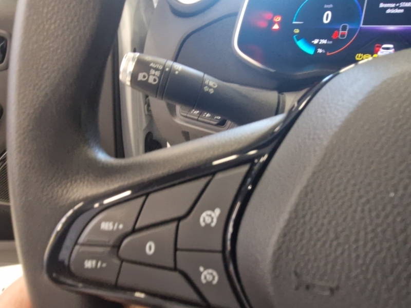 Fahrzeugabbildung Zoe Z.E.50 Entry Klima Tempomat DAB+ Bild 15 von 16