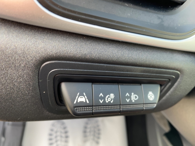 Fahrzeugabbildung Captur ZEN TCe 90 Bild 14 von 21
