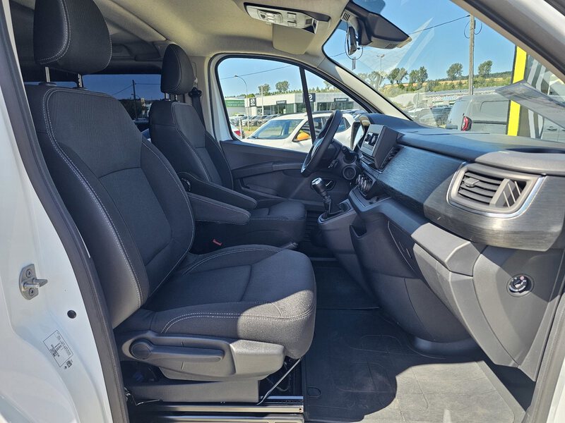 Fahrzeugabbildung Trafic Pkw Grand Entry Blue dCi 110 Bild 9 von 12