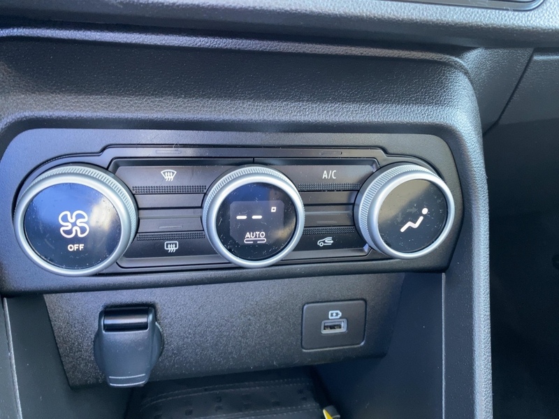 Fahrzeugabbildung Sandero Stepway Expression TCe 100 ECO-G Bild 19 von 19