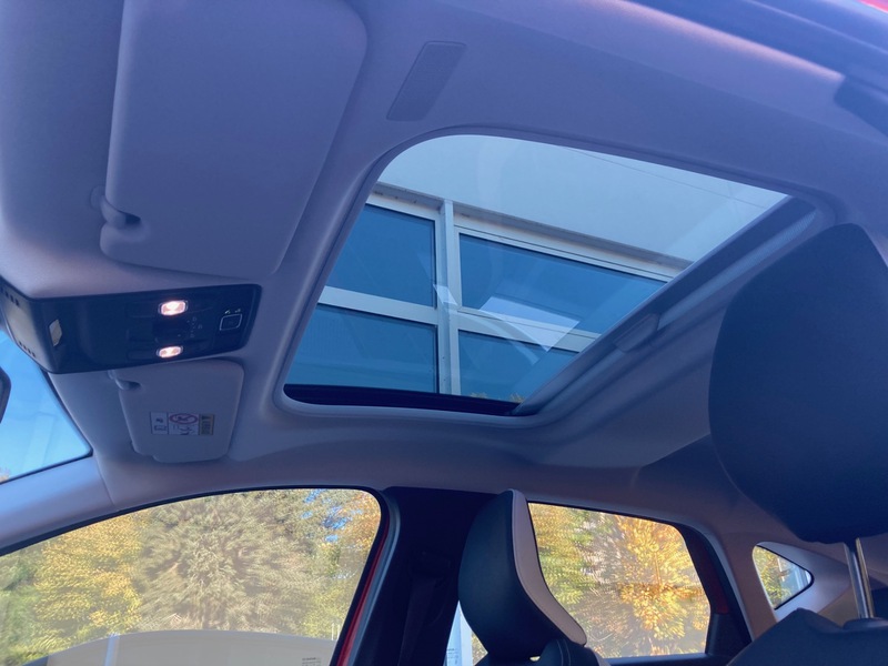Fahrzeugabbildung Captur INTENS E-TECH Plug-in 160 (MY21) Bild 10 von 12