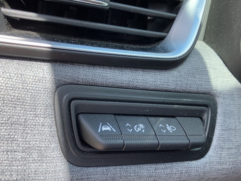 Fahrzeugabbildung Clio Automatik Bild 16 von 18