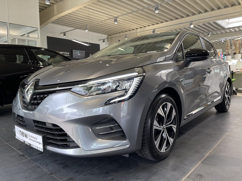 Fahrzeugabbildung Clio EVOLUTION TCe 90 PS X-tronic Bild 2 von 49