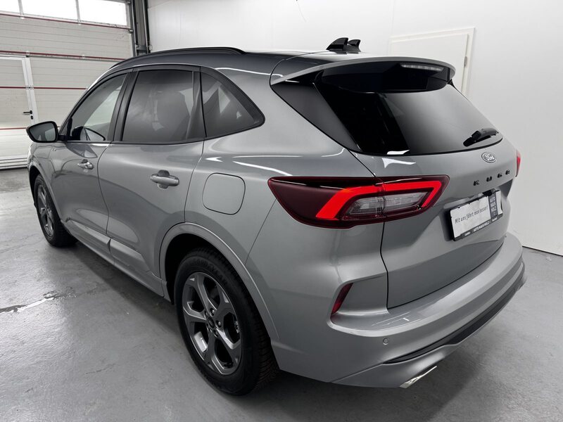 Fahrzeugabbildung Kuga 1.5 EcoBoost ST-Line Allwetterreifen Bild 2 von 40