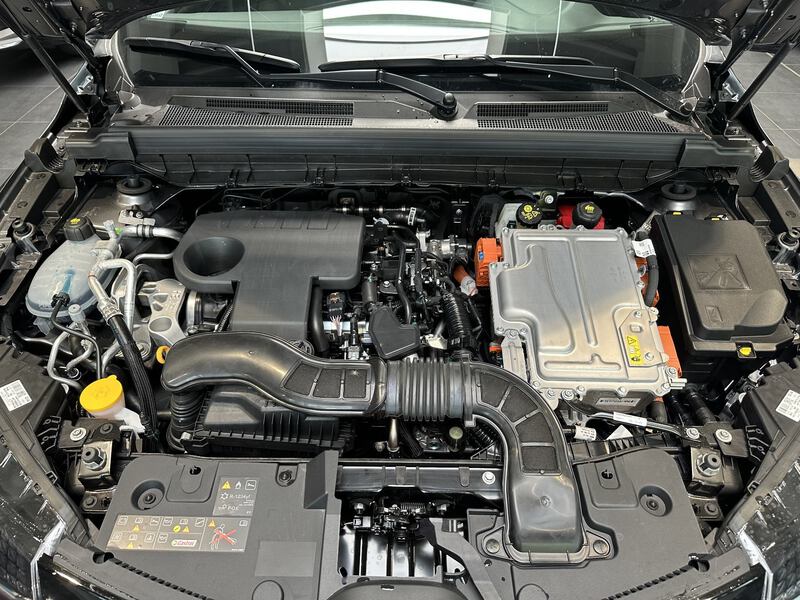 Fahrzeugabbildung Arkana Esprit Alpine Full Hybrid 145 PS Bild 8 von 50