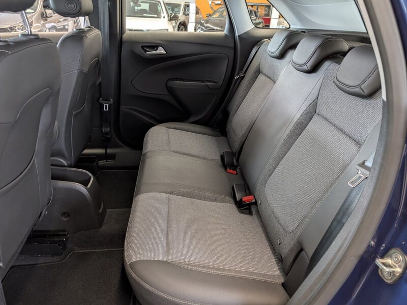 Fahrzeugabbildung Crossland 1.2 Elegance CarPlay Tempomat Bild 9 von 34