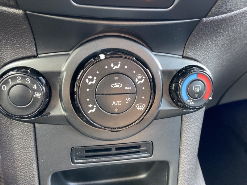 Fahrzeugabbildung Fiesta 1.25L Trend 82PS FWD Bild 18 von 20