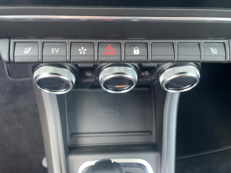 Fahrzeugabbildung Captur II Techno E-Tech Full Hybrid 145 Bild 15 von 15