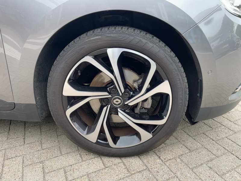 Fahrzeugabbildung Scenic IV 1.3 TCe 140 BOSE-Edition GPF Bild 7 von 15