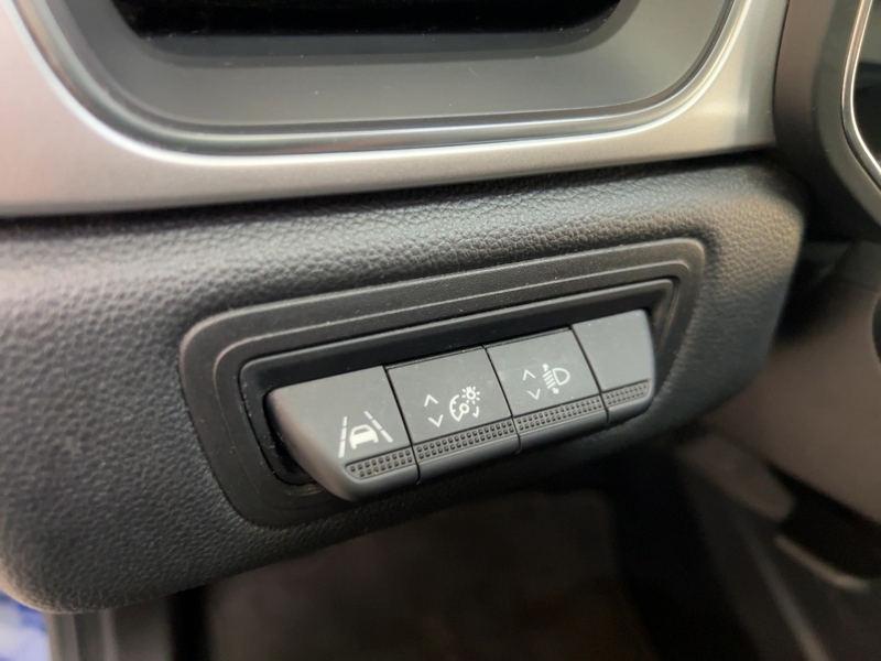 Fahrzeugabbildung Captur Apple CarPlay PDC KLIMA Bild 14 von 23