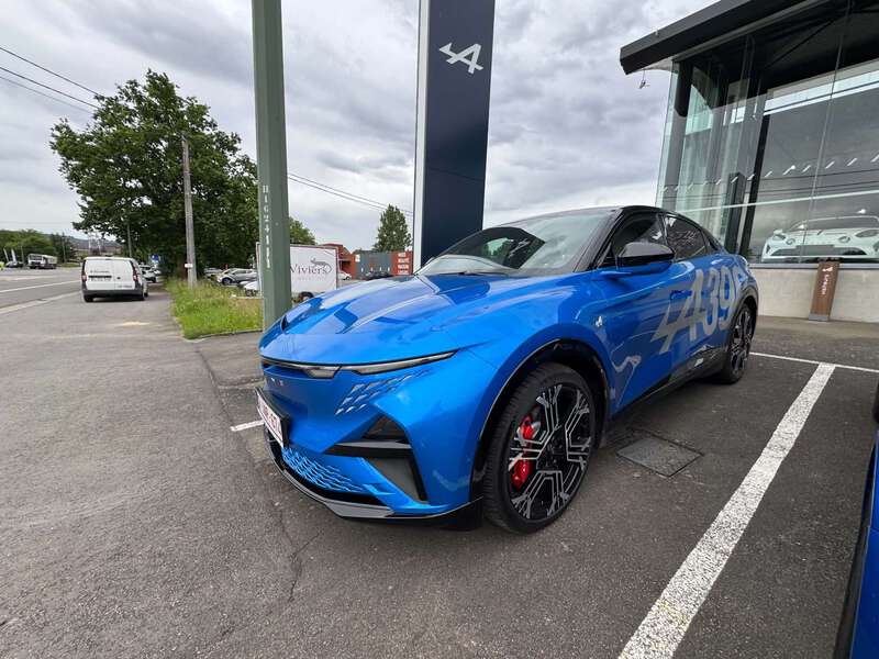 Alpine A390