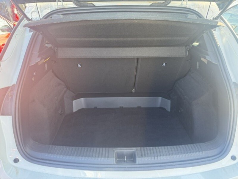Fahrzeugabbildung Austral Equilibre Mild Hybrid Bild 7 von 20