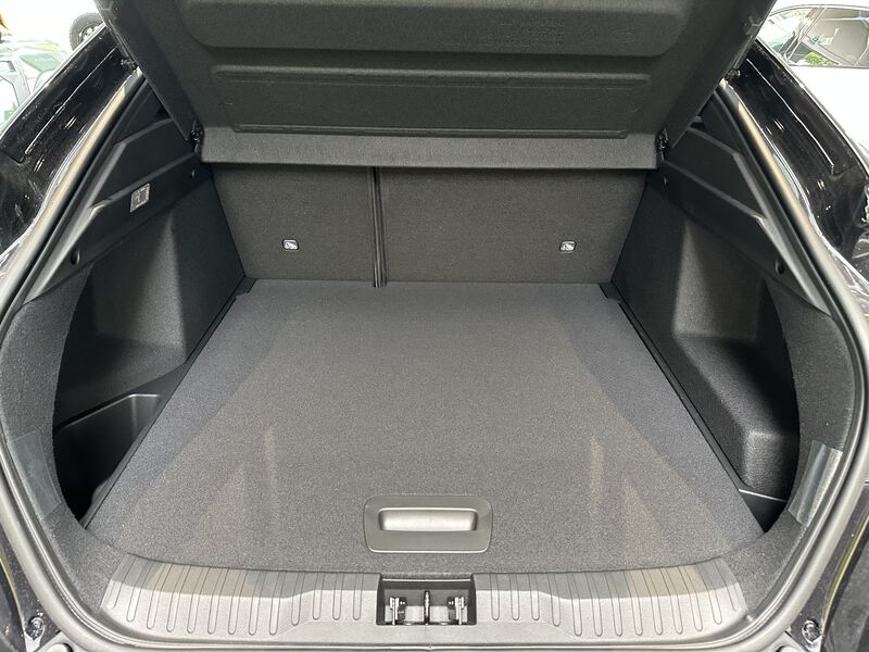 Fahrzeugabbildung Arkana Esprit Alpine 160 PS EDC Mild Hybrid Bild 25 von 50