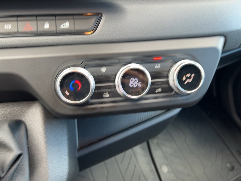 Fahrzeugabbildung Master Rear-View-Assist Bild 14 von 24