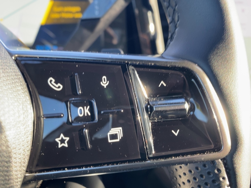 Fahrzeugabbildung Austral Techno E-Tech Full Hybrid 200 Bild 16 von 21
