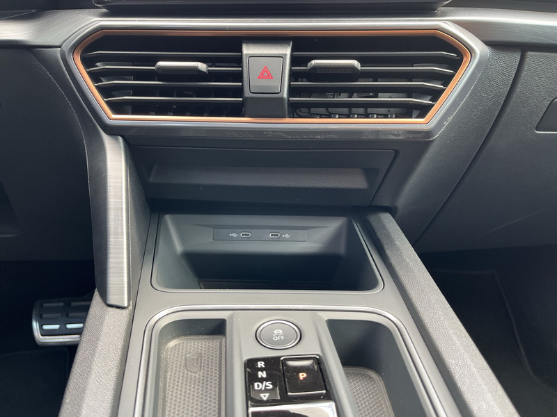 Fahrzeugabbildung Leon Beats,Pano-Dach Bild 20 von 27