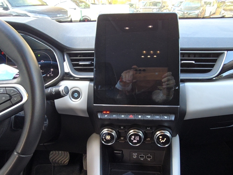 Fahrzeugabbildung Captur EDITION ONE E-TECH PLUG-IN 160 Bild 14 von 20