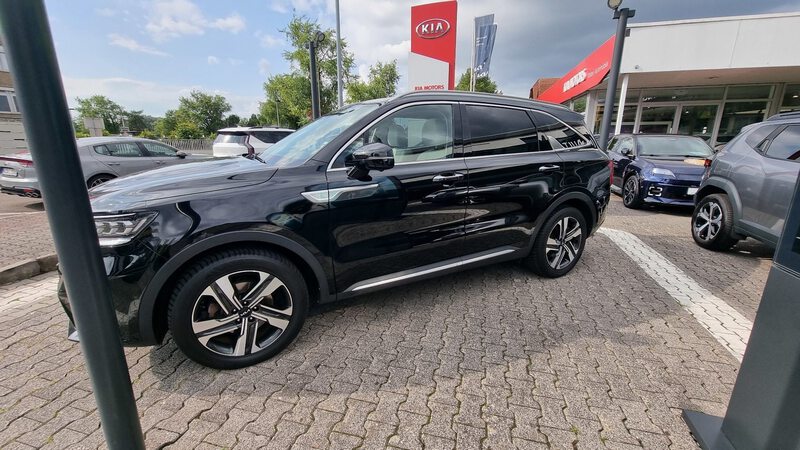 Fahrzeugabbildung Sorento Platinum 4WD Plug-In Hybrid Bild 9 von 23