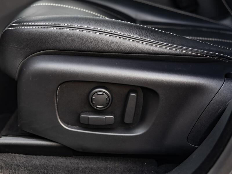 Fahrzeugabbildung Range Rover Velar WinterPaket AHK Bild 17 von 20