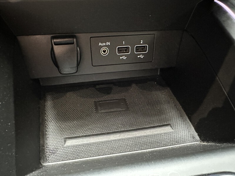 Fahrzeugabbildung Clio LUTECIA TCe 90 Bild 45 von 50