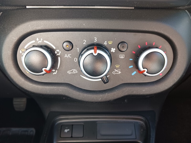 Fahrzeugabbildung Twingo ZEN SCe 65 Start&Stop MT  Bild 24 von 27