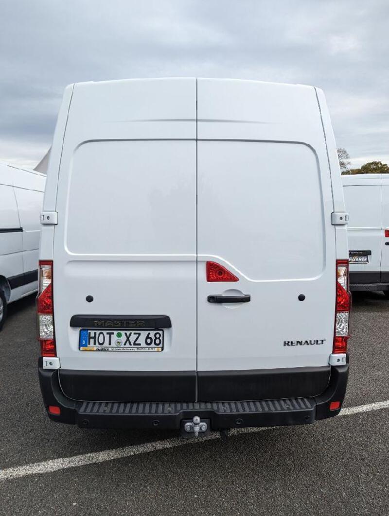 Fahrzeugabbildung Master 150PS Automatik Bild 4 von 16