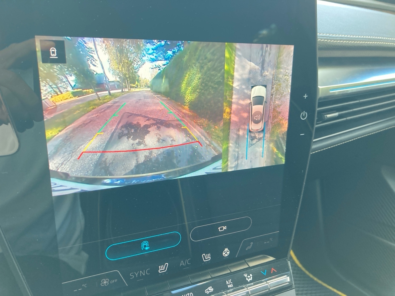 Renault Megane E-TECH – Bild 11