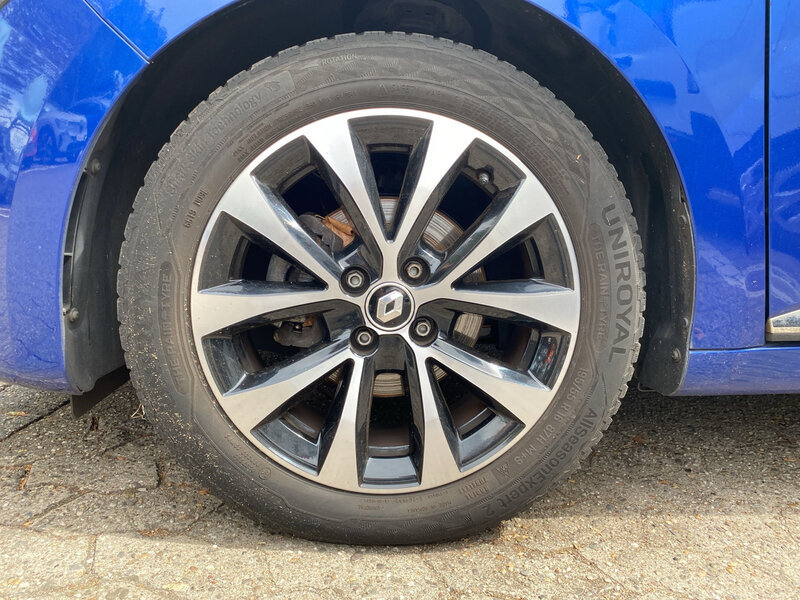 Fahrzeugabbildung Clio Scheckheft Navi Sitzheizung  Bild 14 von 20