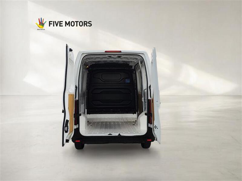 Nissan Interstar