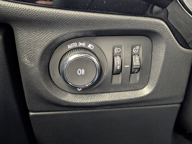 Fahrzeugabbildung Corsa YES 1.2 Turbo LED CarPlay SHZ Bild 30 von 34