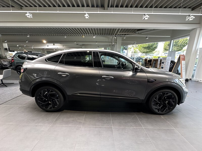 Fahrzeugabbildung Arkana Esprit Alpine E-Tech Full Hybrid 145PS Bild 10 von 50