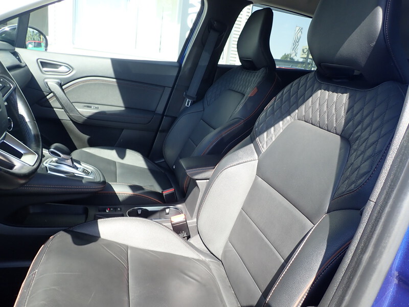 Fahrzeugabbildung Captur Initiale Paris E-TECH Plug-In 160 Bild 16 von 18
