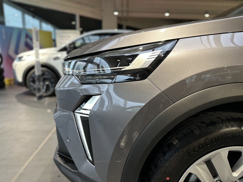 Fahrzeugabbildung Captur Evolution TCe 90 PS Bild 6 von 50