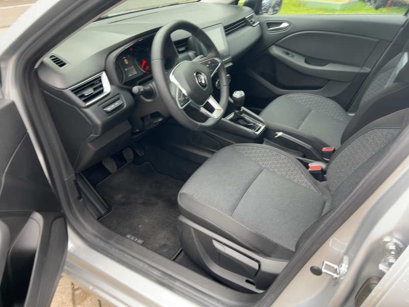 Fahrzeugabbildung Clio V Equilibre 1.0 SCe 65 Bild 11 von 15