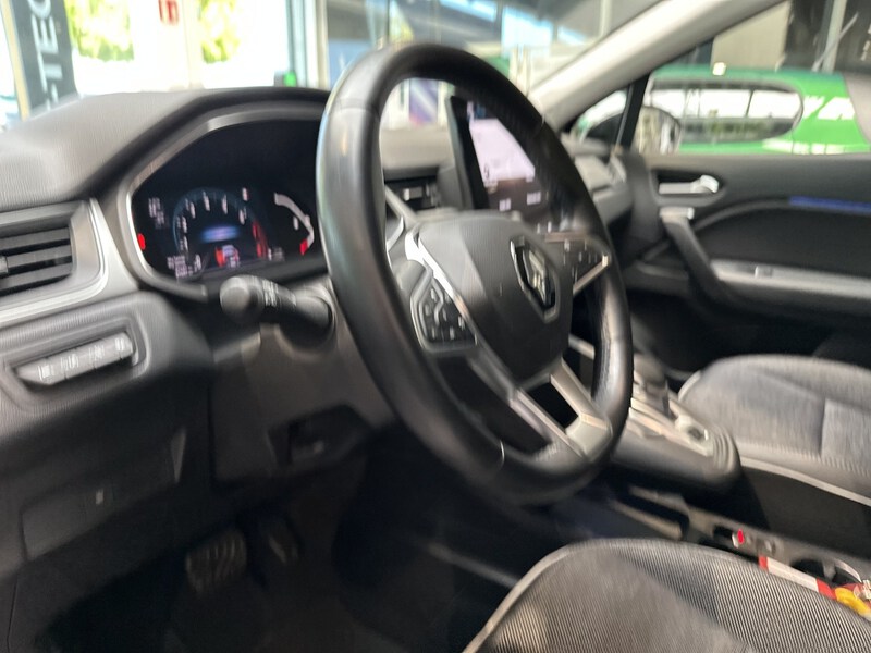Fahrzeugabbildung Captur INTENS TCe 140 EDC Bild 31 von 50